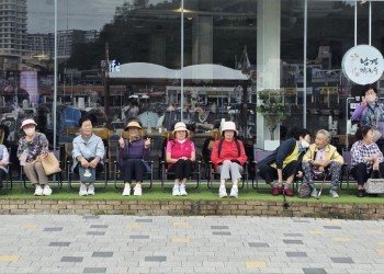 노인맞춤돌봄서비스 지역사회민간업체 '남경막국수 맛있는 들깨막국수' 취약어르신들께 무료지원 이미지