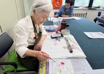 강원특별자치도 노인복지증진사업 천아트! 꽃 그리다 이미지