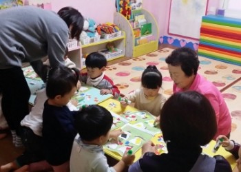 2015년 노인사회활동지원사업 참여자 수요처 활동모습 이미지