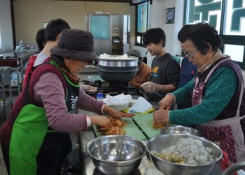'아바이 아마이' 1차 북한음식만들기 진행 이미지