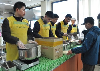 속초경찰서 자원봉사활동 지원 이미지