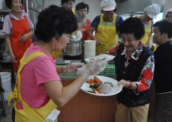 속초시노인복지관 &#034;추석맞이 송편 나눔 행사&#034; 이미지