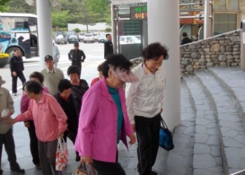 한화리조트 연계 경로당 온천나들이 이미지