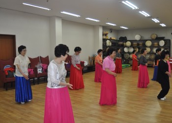 13년 상반기 사회교육프로그램 '한국무용' 수업 이미지