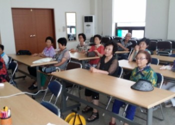 2015 노인사회활동지원사업 지역형(의료기관 도우미) 소양교육 실시 이미지