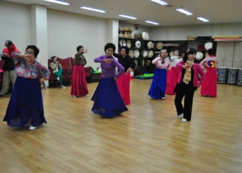 12년 상반기 사회교육프로그램 '한국무용' 수업 이미지