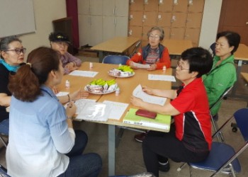 행복-잇기 전문노인자원봉사단 간담회 실시 이미지